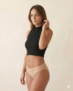Braguita menstrual Apparelle Signature en color beige cálido vista lateral — el tono nude universal desaparece bajo ropa clara sin marcas visibles ni líneas.