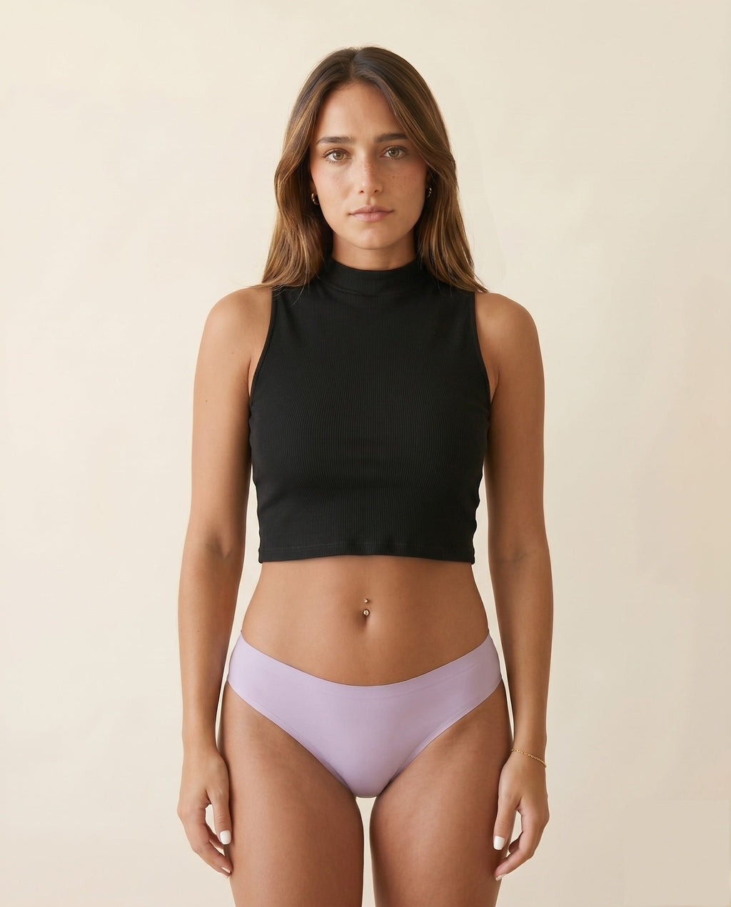 Braguita menstrual Apparelle Signature en color lavanda mate vista frontal — tiro medio sin costuras en el color firma exclusivo de la línea Signature.